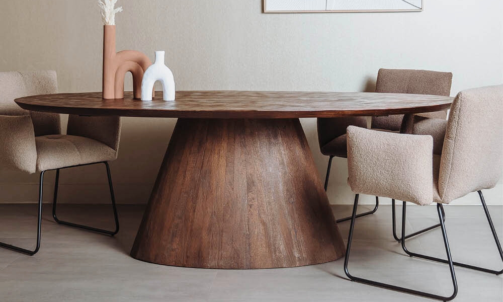 Houten tafel behandelen: De beste tips voor onderhoud en bescherming